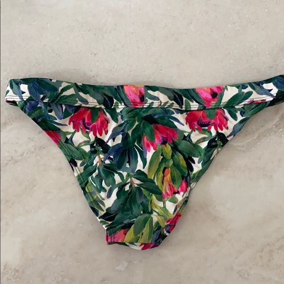 Floral Bikini Set - Size Medium/ Large - Picture 6 of 6